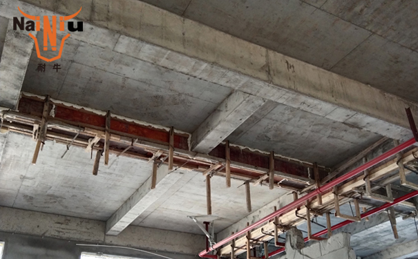 ��˵��ˮͿ��Խ��Խ�ã�������8�������������ࣨ�ϣ�