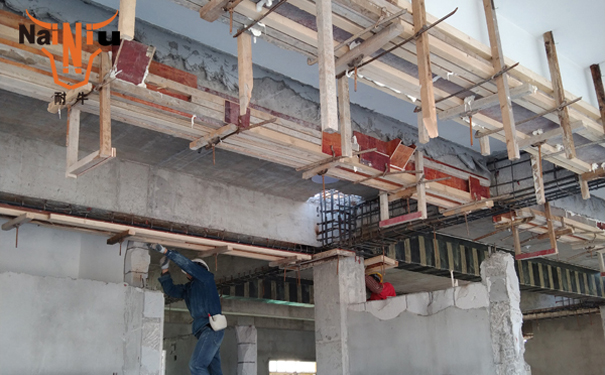 �ཬ�ϣ�ʩ��ʱ������ˮ���𣿣���